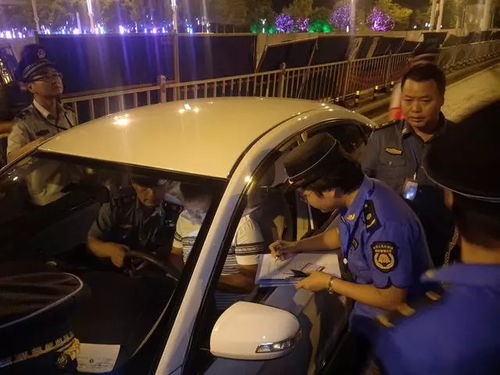 武漢規(guī)范出行市場(chǎng) 嚴(yán)查網(wǎng)約車證照 九月以來(lái)查處違規(guī)車51臺(tái)